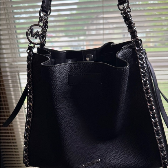 Michael Kors Black Leather Chain Tote Bag - Picture 7 of 16
